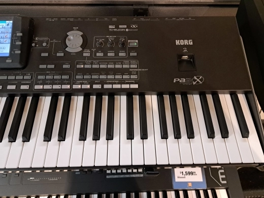 Korg - PA3X-76 4